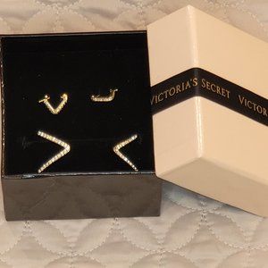 NWT - Victoria Secret Earring & Bracelet Set
